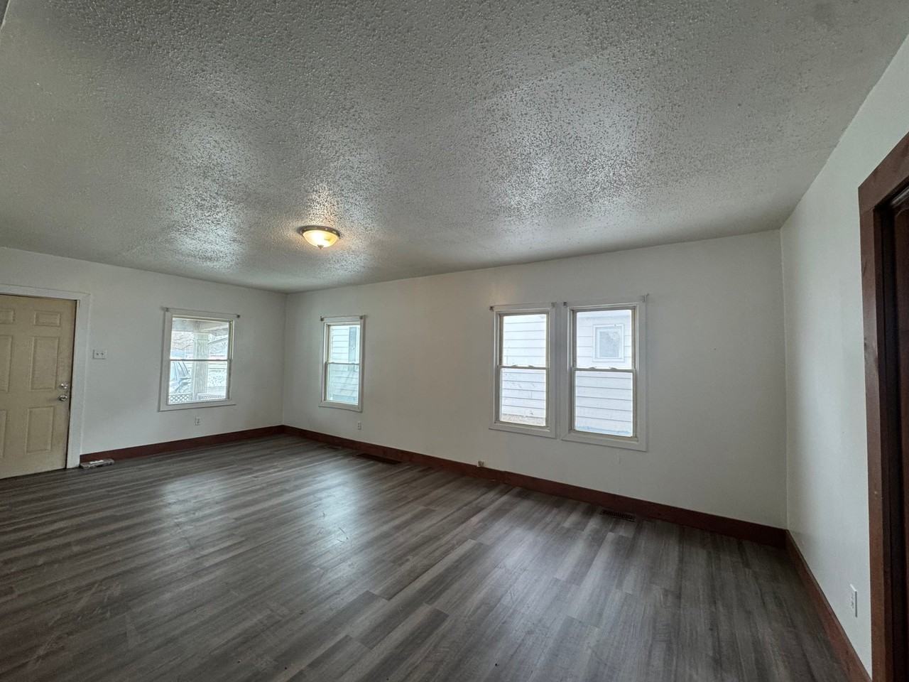 1311 N Walnut Grove Ave - Photo 5 of 9