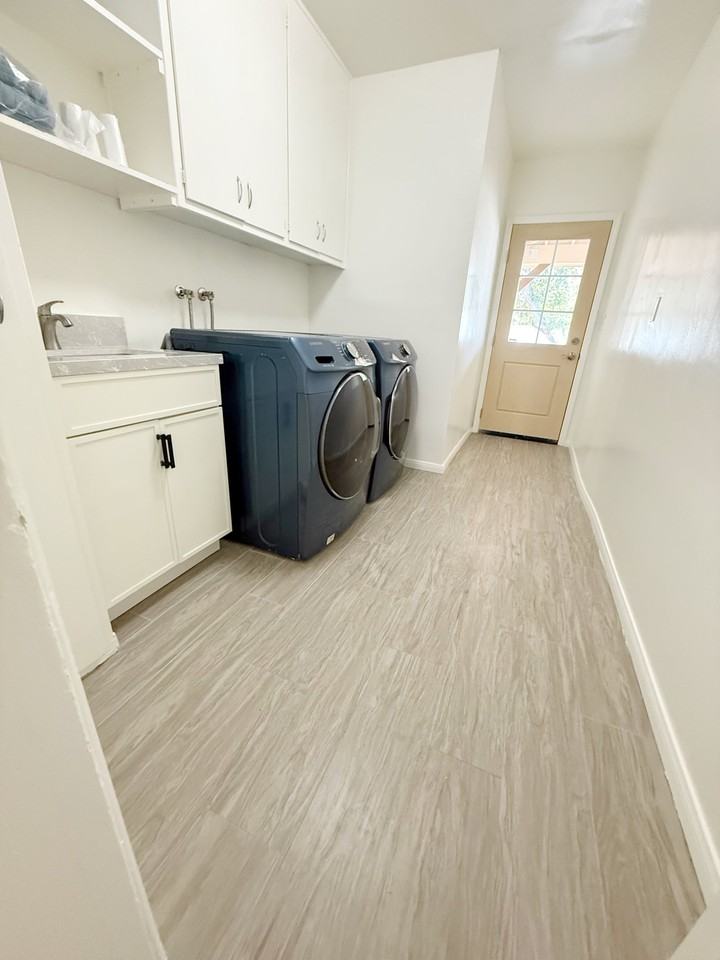 25446 Lane St - Photo 5 of 8