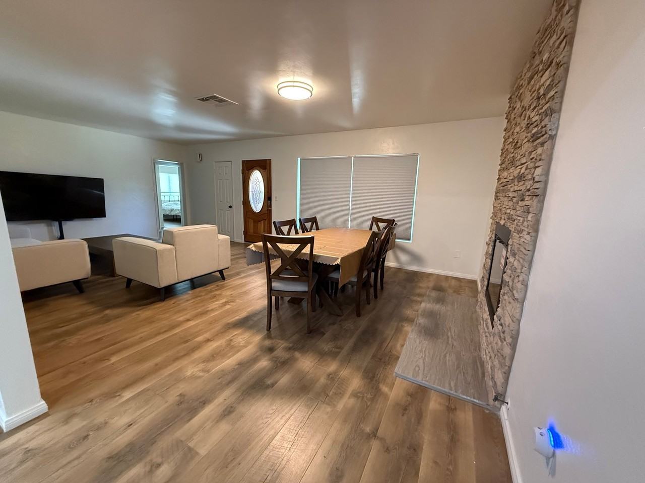 25446 Lane St - Photo 7 of 8