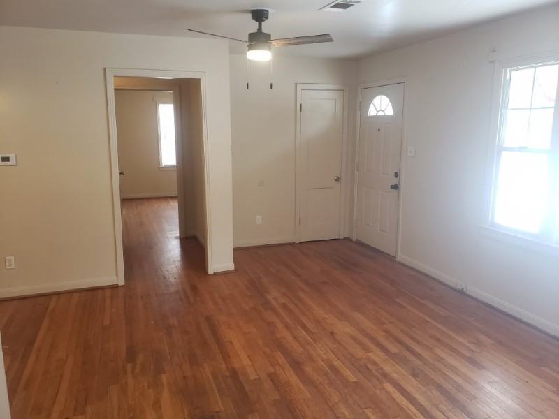 5 Phyllis St - Photo 2 of 11