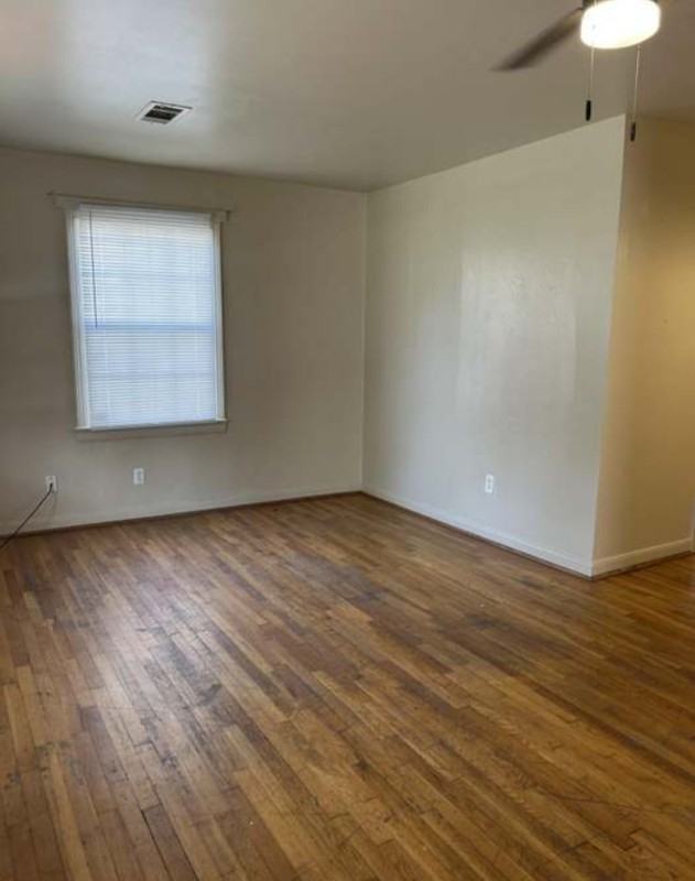 5 Phyllis St - Photo 3 of 11