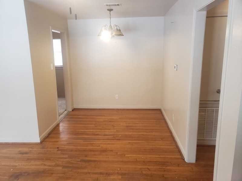 5 Phyllis St - Photo 4 of 11