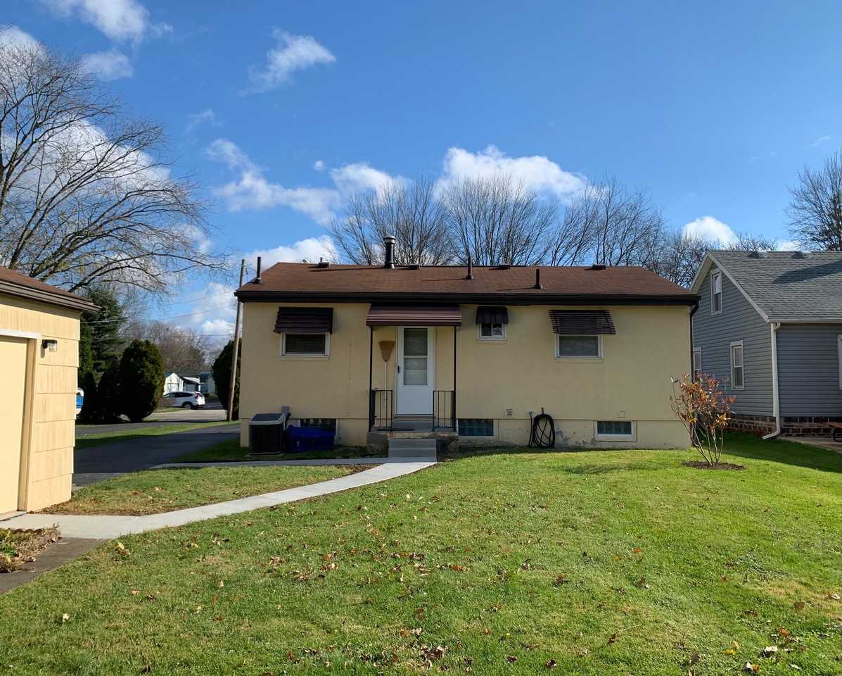 13 Willow St - Photo 4 of 6