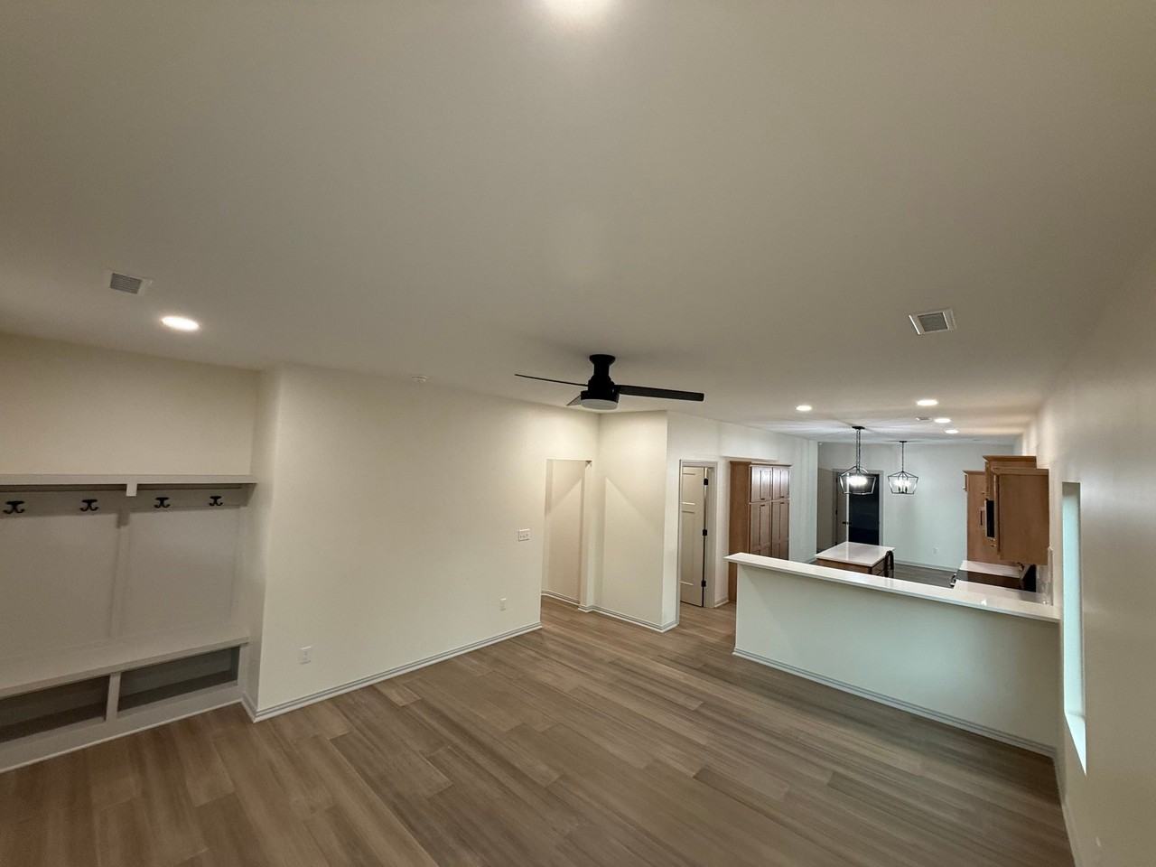 405 W Allison St - Photo 2 of 13