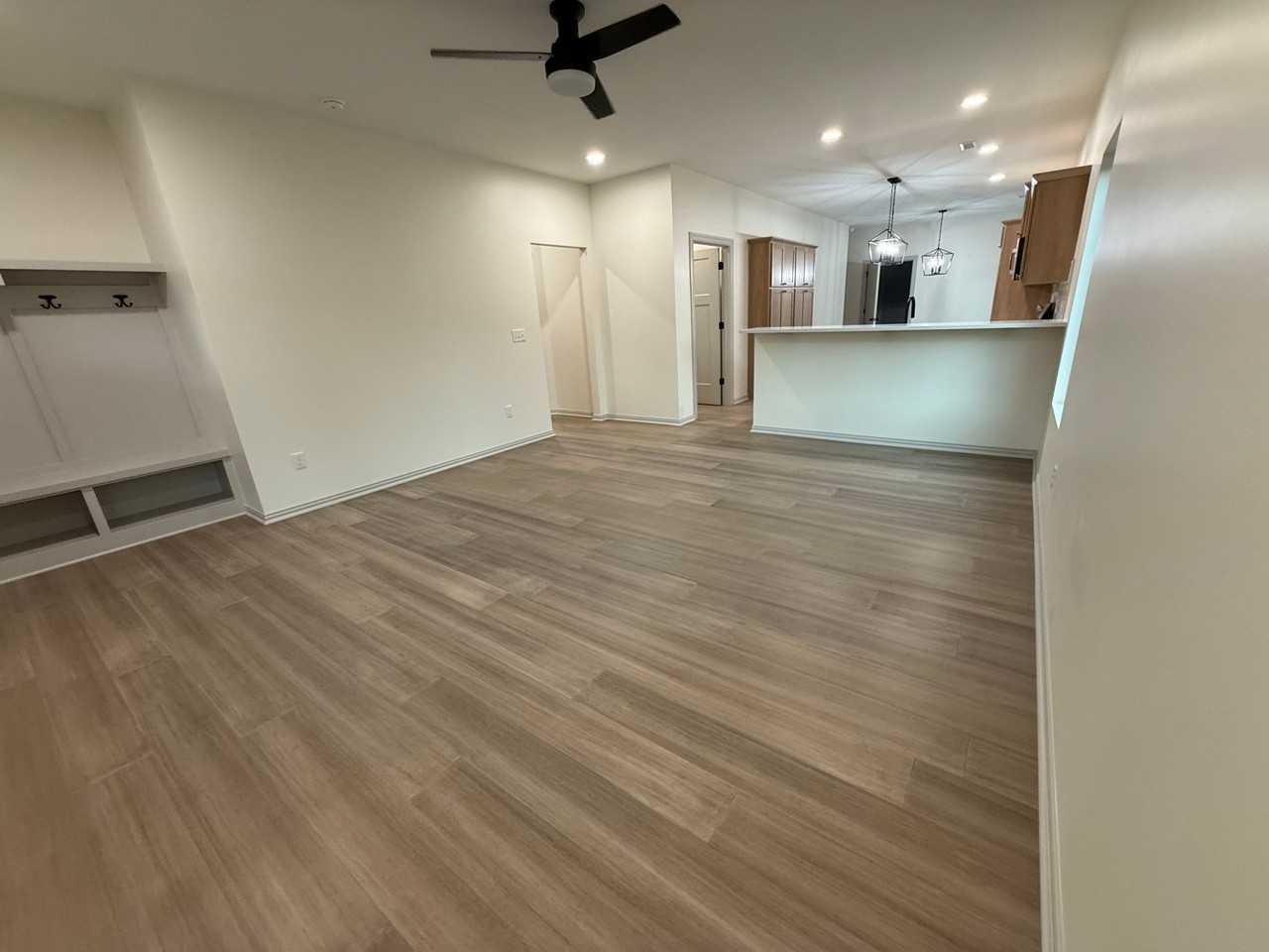 405 W Allison St - Photo 3 of 13