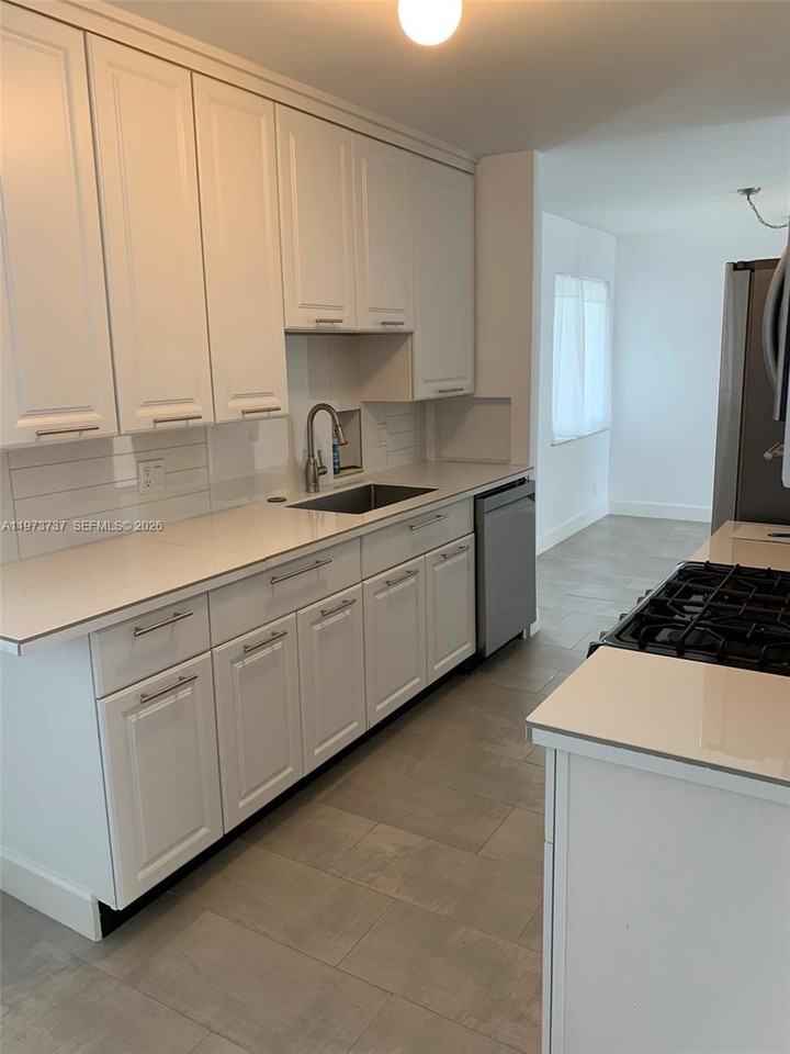 4411 West Broward Boulevard - Photo 4 of 19