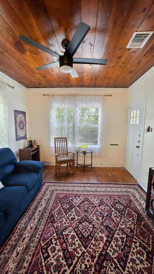 415 S Olive St - Photo 4 of 25