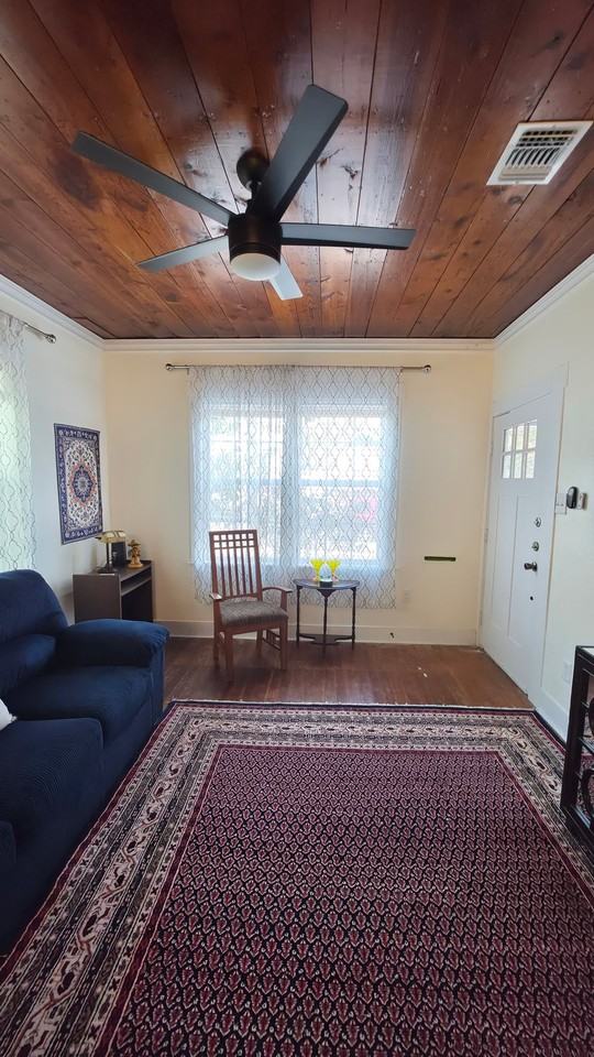 415 S Olive St - Photo 5 of 25