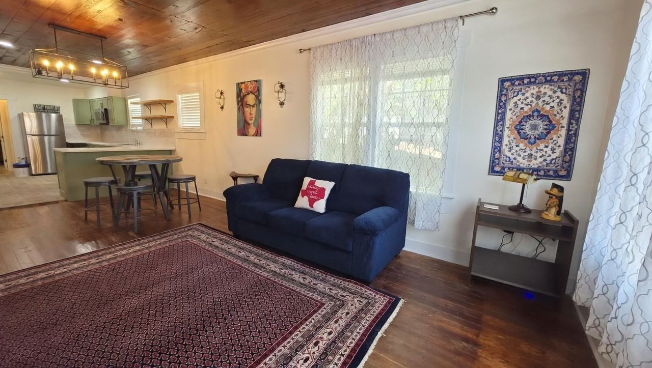 415 S Olive St - Photo 7 of 25