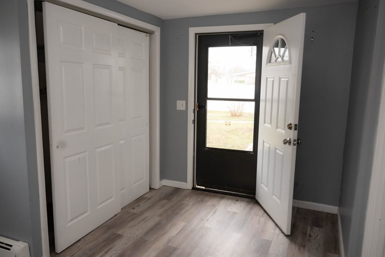 104 Williams Ave #3 - Photo 3 of 10