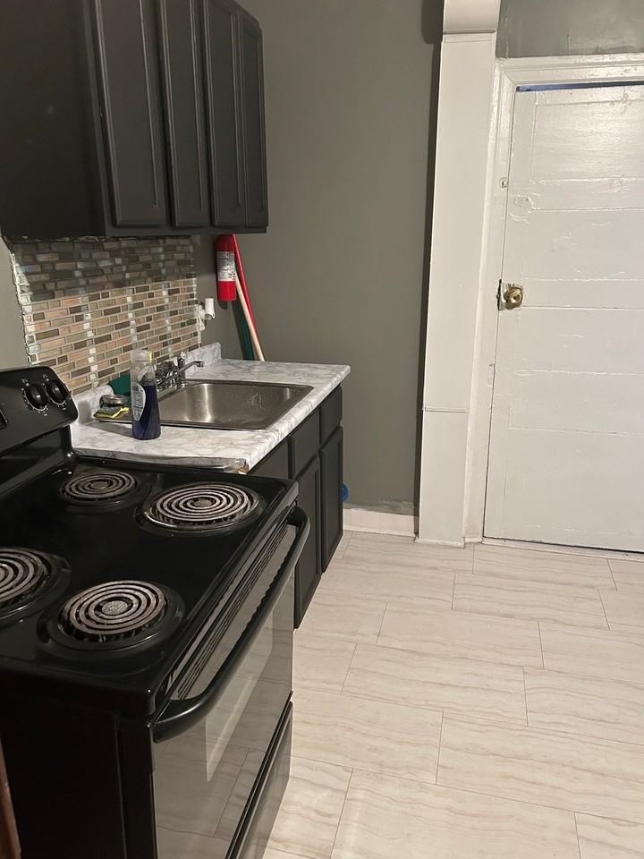 1315 S Hicks St - Photo 5 of 10