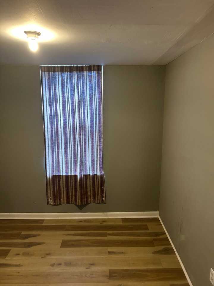 1315 S Hicks St - Photo 6 of 10