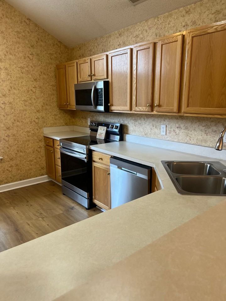 5016 Bartholomews Ln - Photo 4 of 12