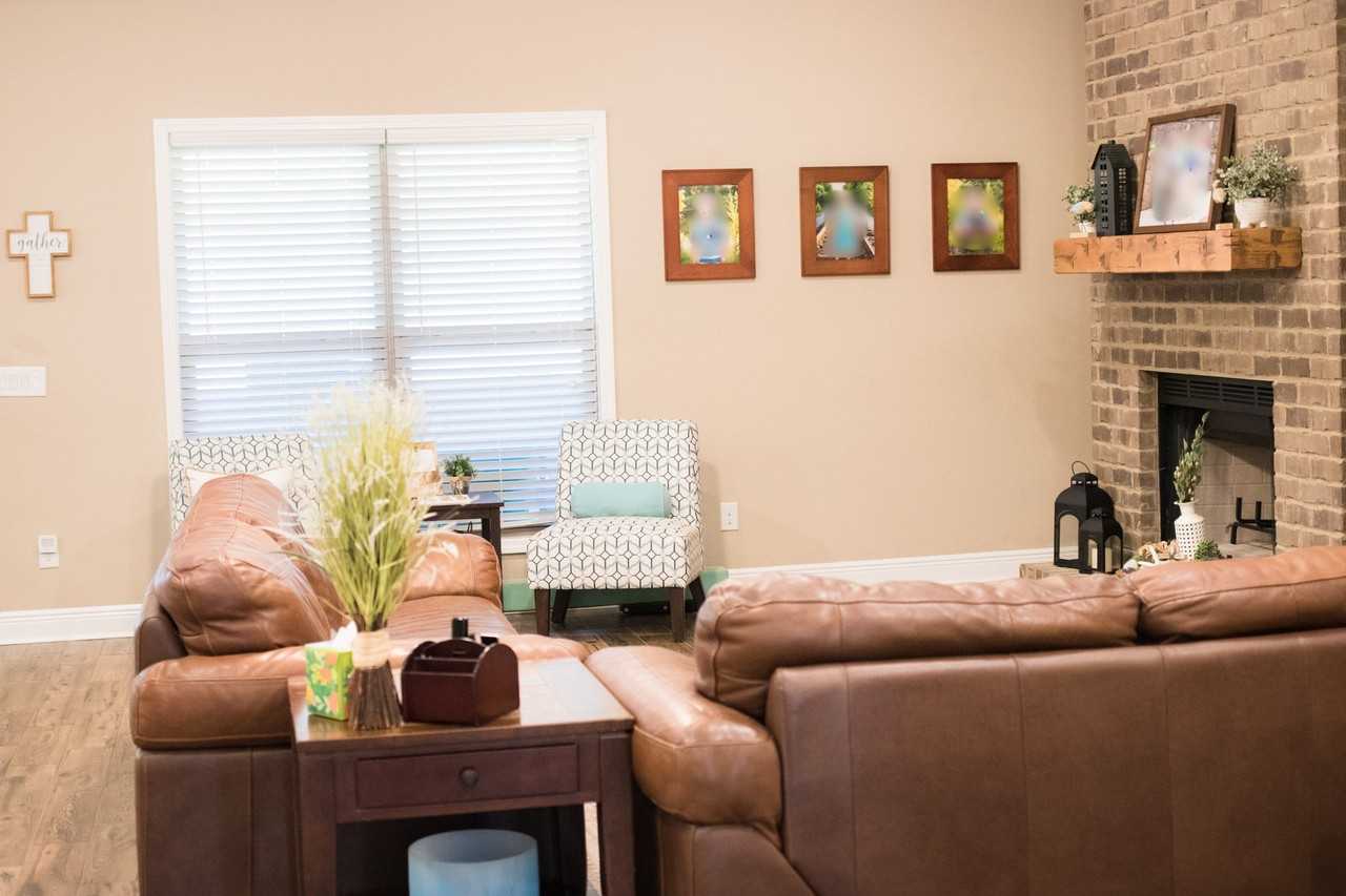 976 Black Walnut Trl - Photo 3 of 20