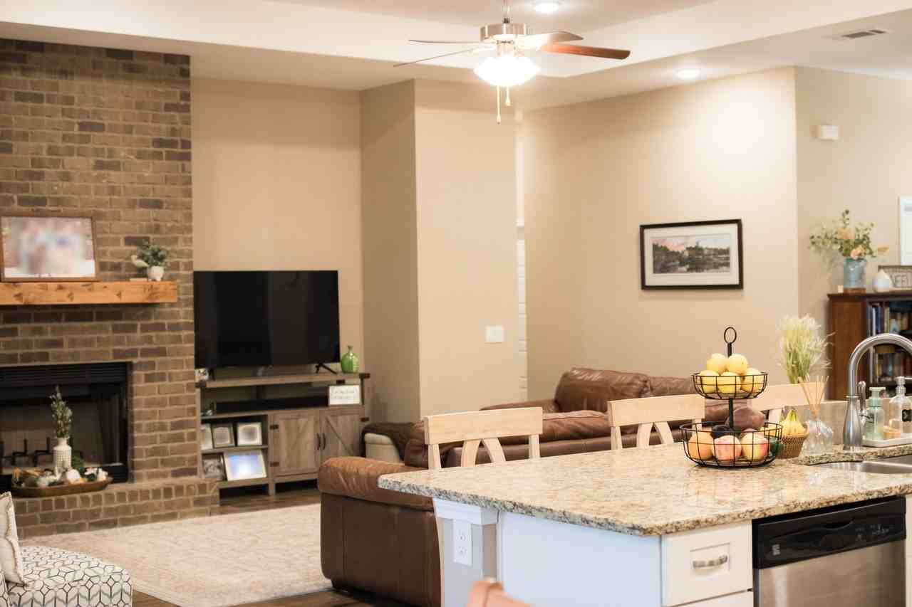 976 Black Walnut Trl - Photo 7 of 20