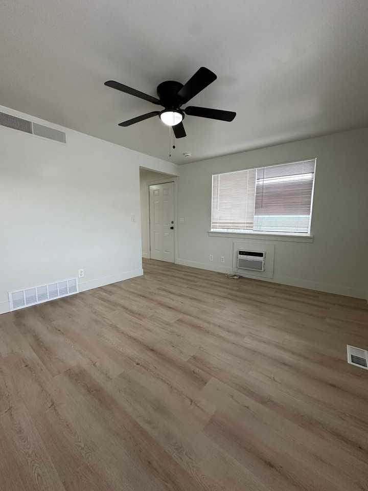 1340 S St #9 - Photo 3 of 19