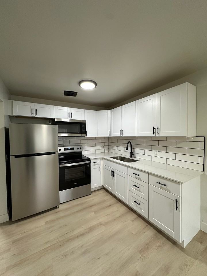 1340 S St #9 - Photo 4 of 19