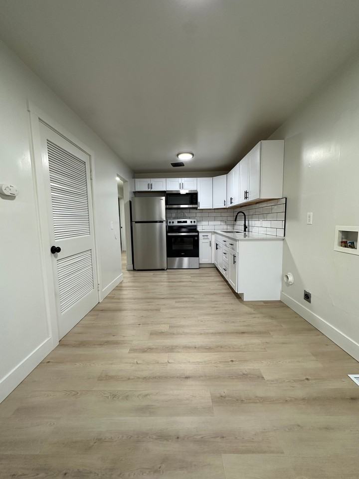 1340 S St #9 - Photo 6 of 19