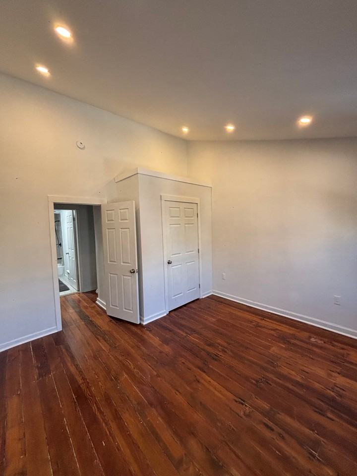 452 Belgrade St - Photo 4 of 40