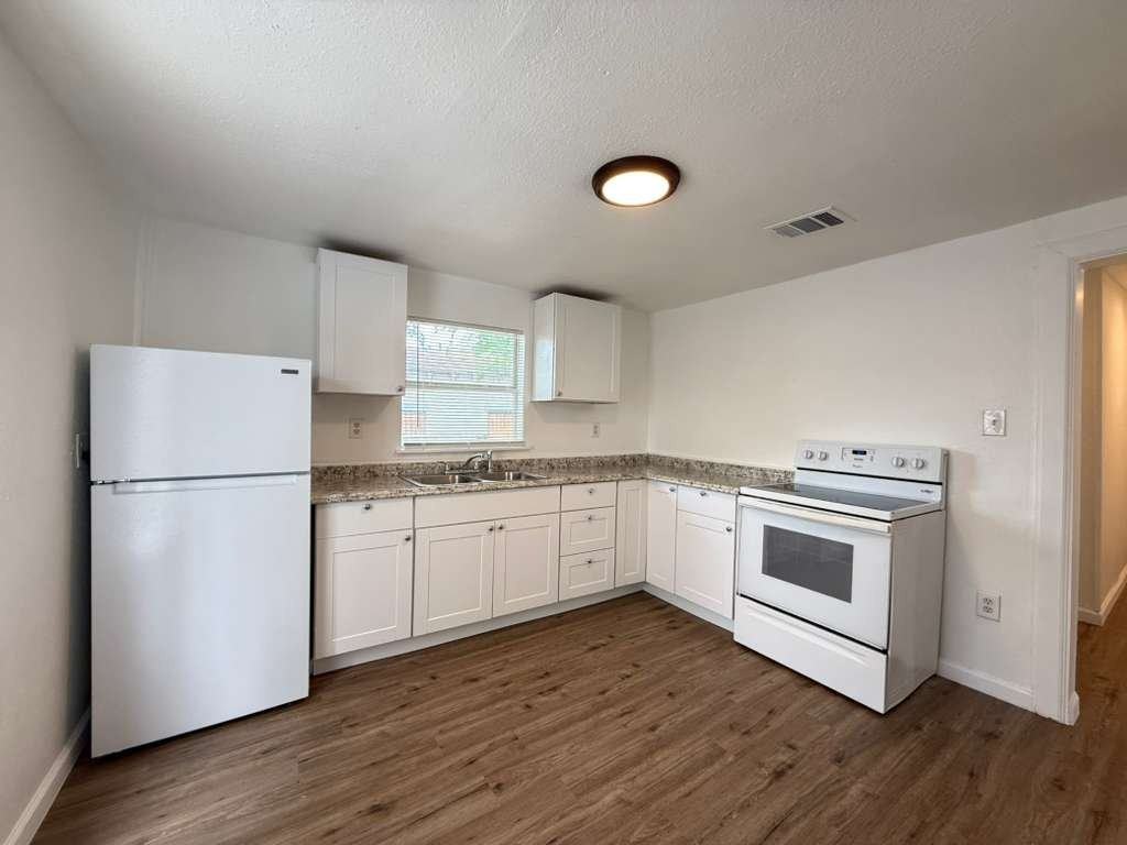 2311 Potosi St - Photo 5 of 13