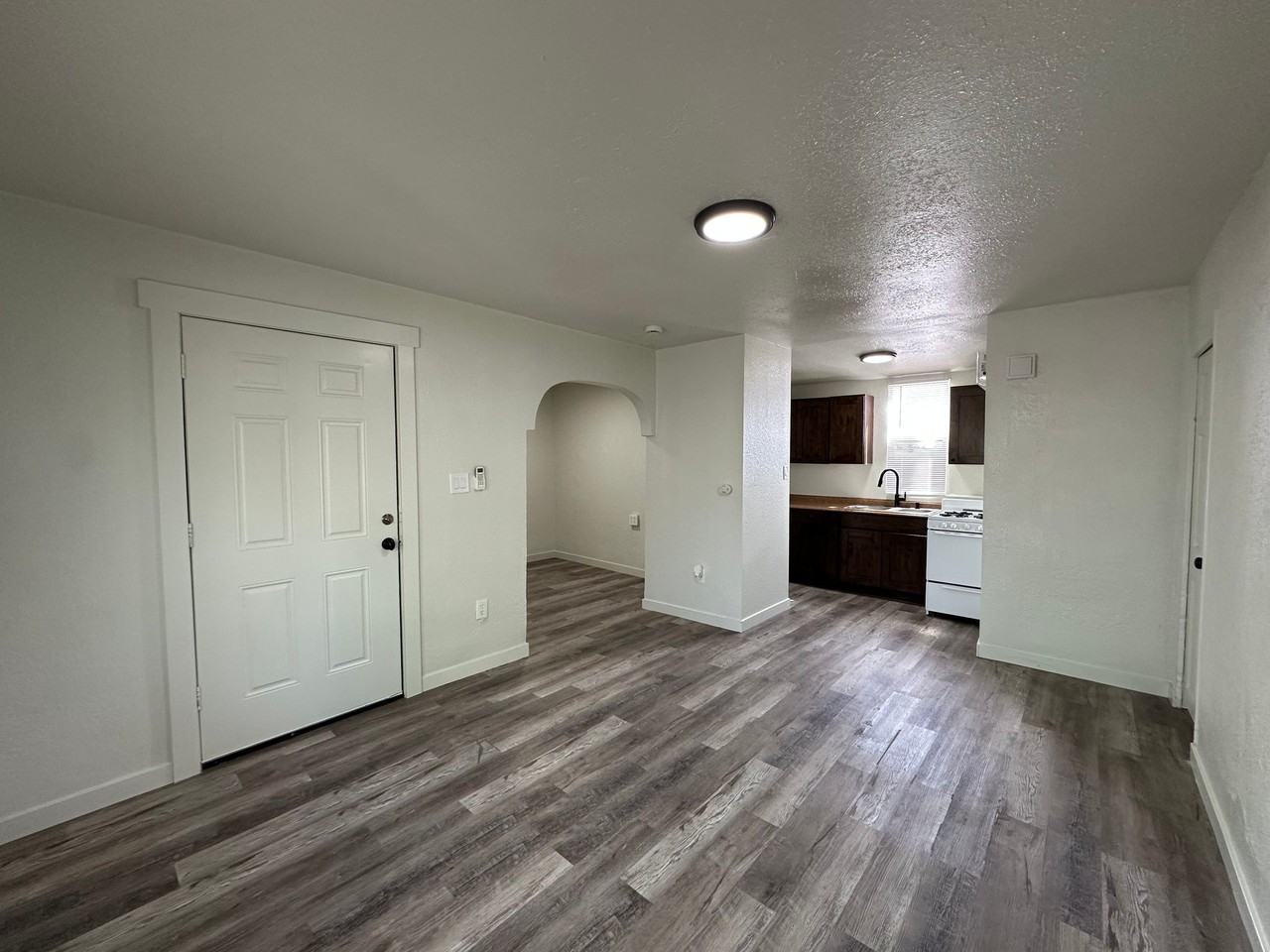 614 E St #6 - Photo 5 of 18