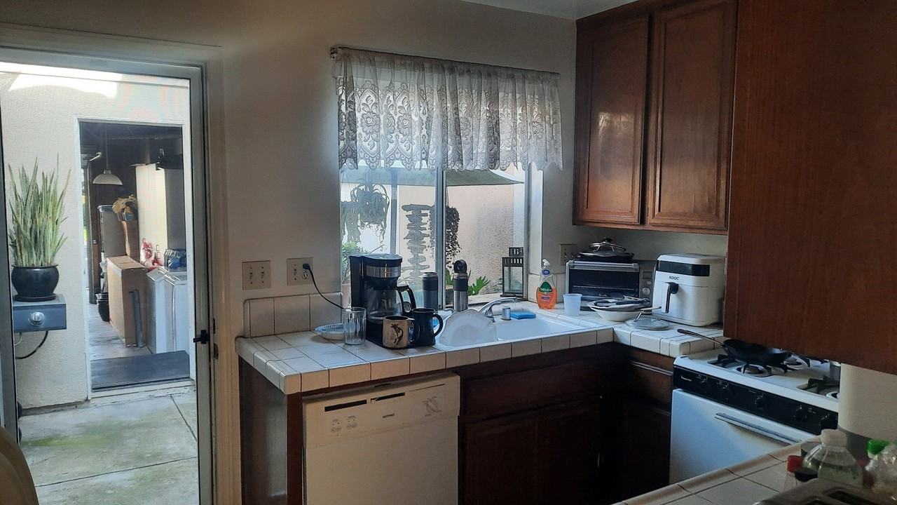 114 Oxford - Photo 6 of 7