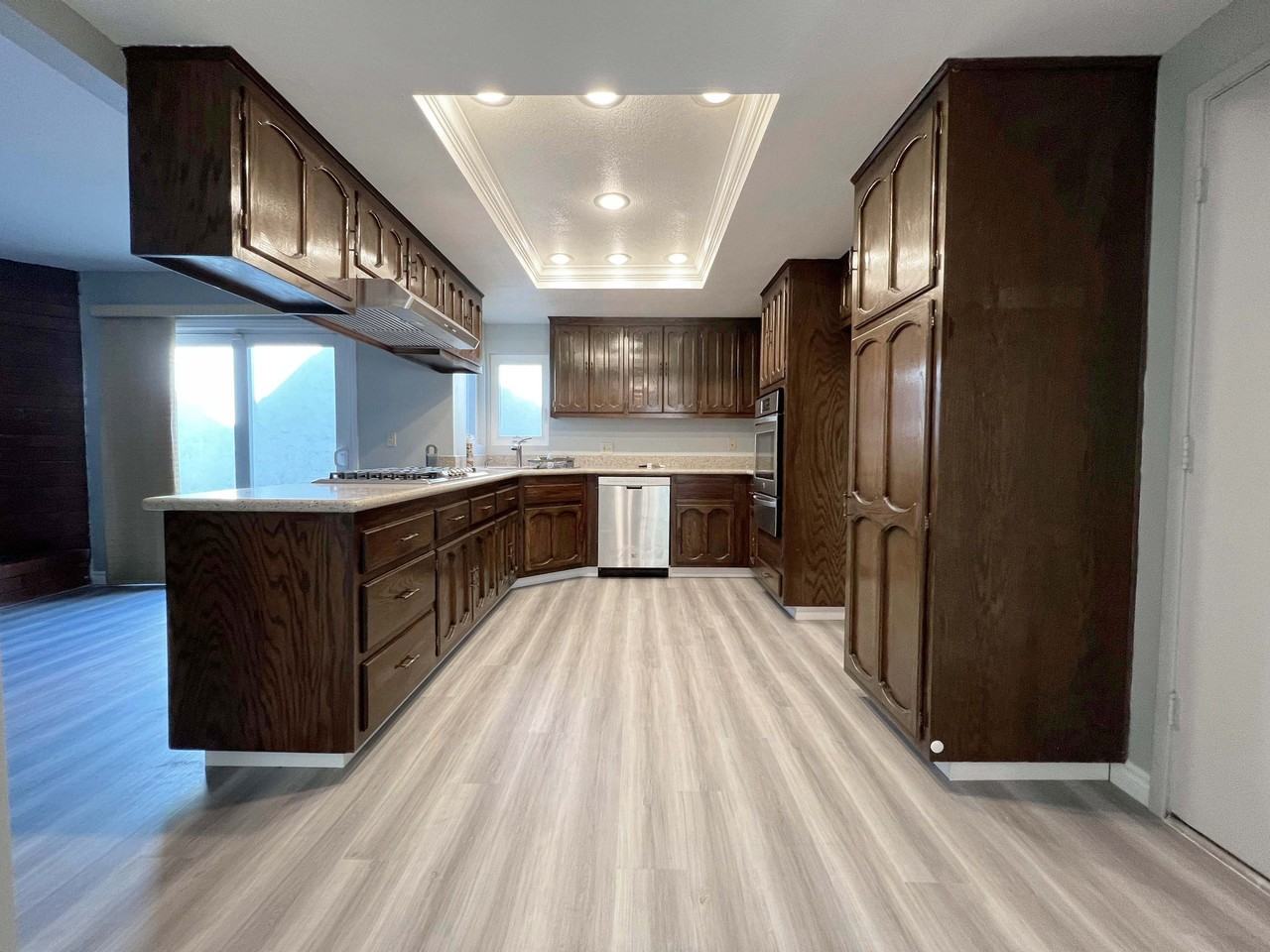 20433 Pacific Dr - Photo 3 of 14