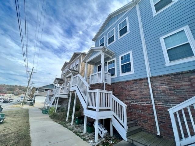 863 W North St - Photo 2 of 12