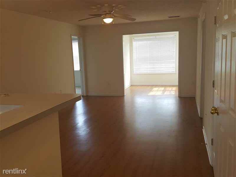 2011 Wolfmill Dr - Photo 4 of 9