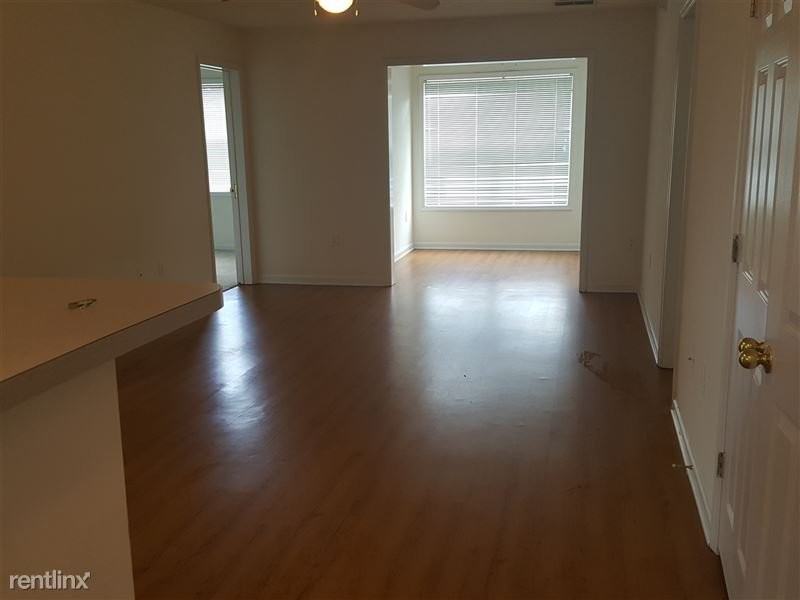 2011 Wolfmill Dr - Photo 5 of 9