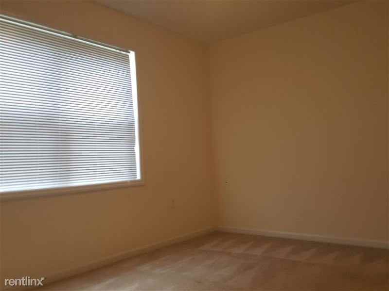 2011 Wolfmill Dr - Photo 7 of 9