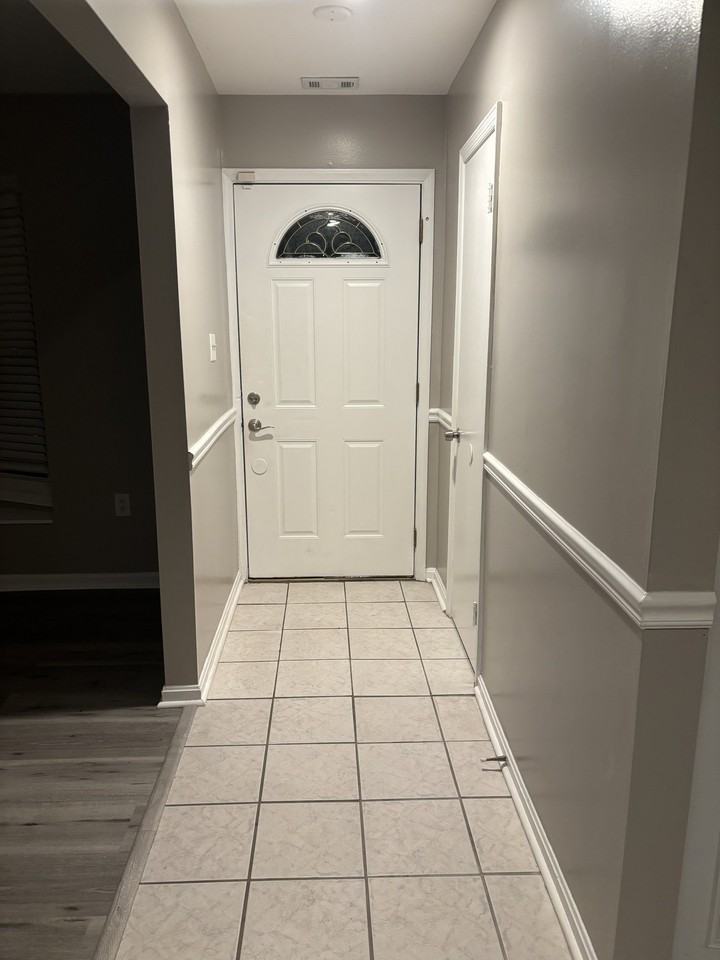 1495 Lowell Ct - Photo 4 of 16