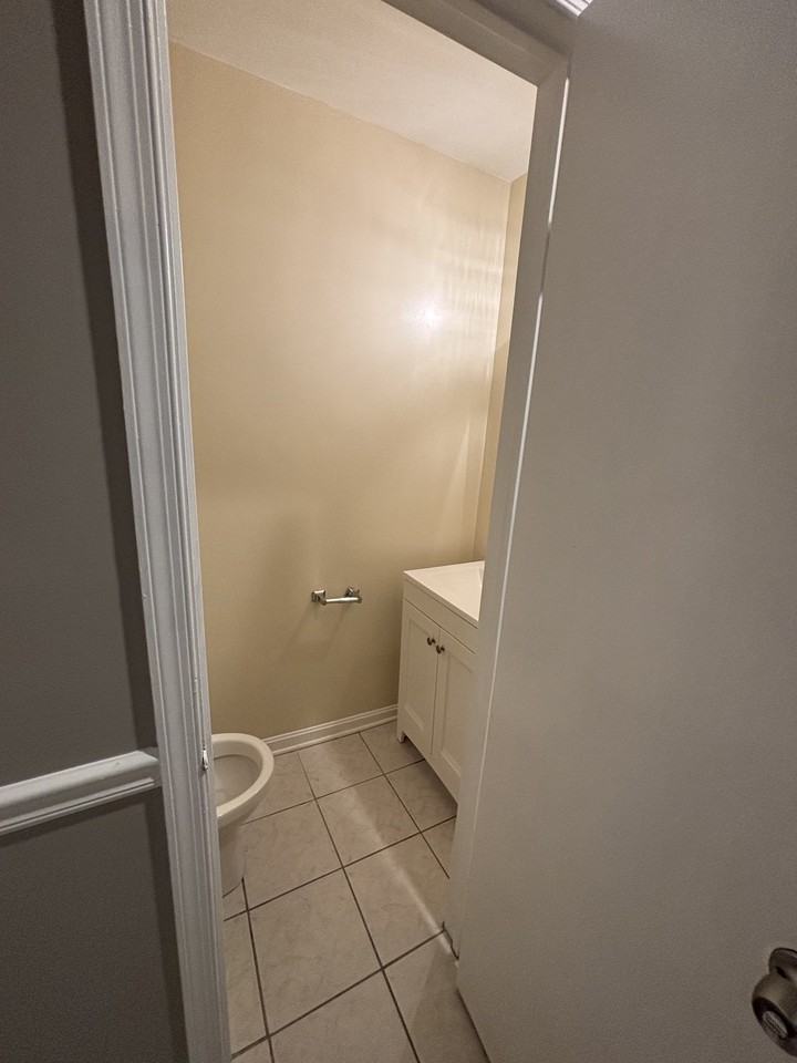 1495 Lowell Ct - Photo 5 of 16