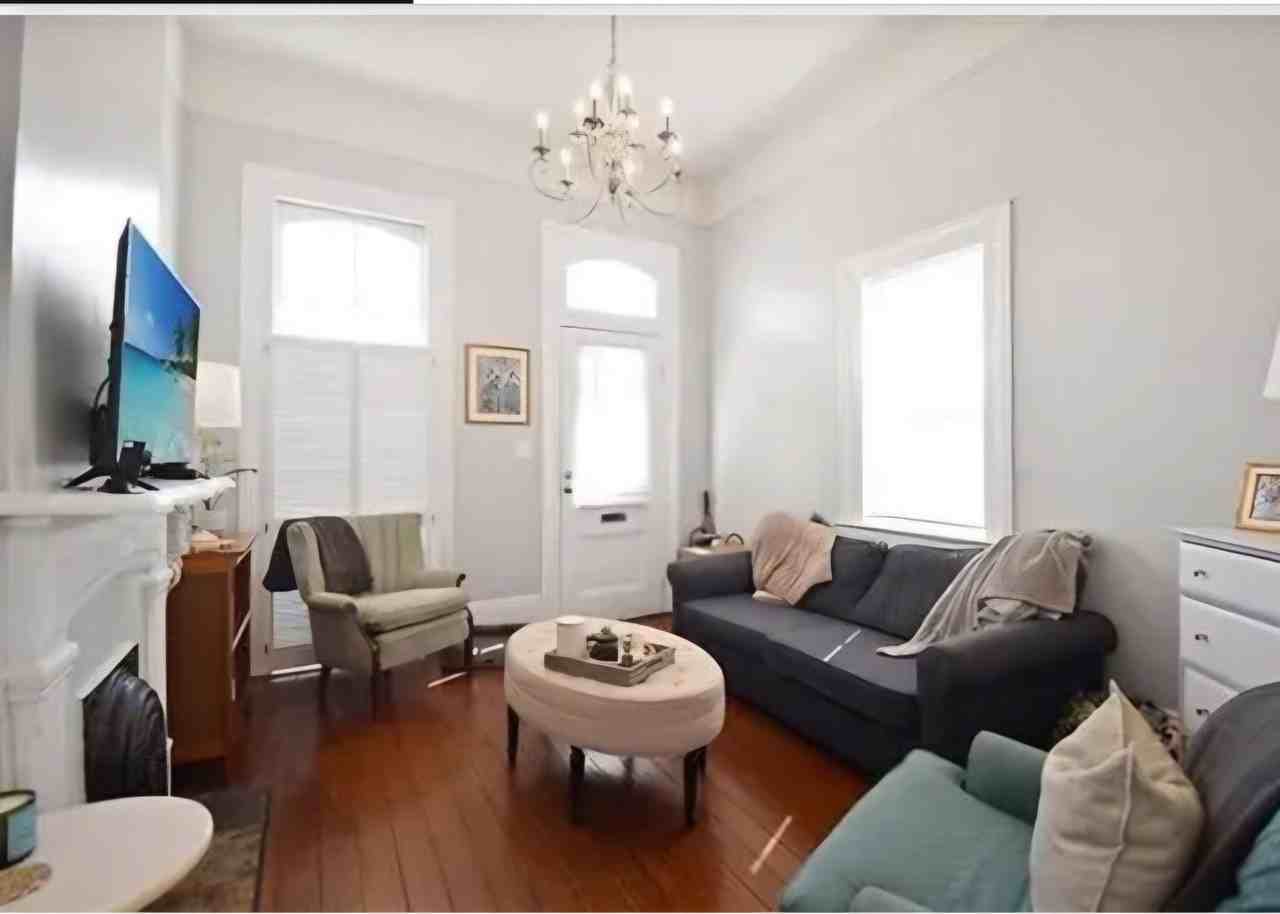 822 Josephine St #822 - Photo 2 of 10