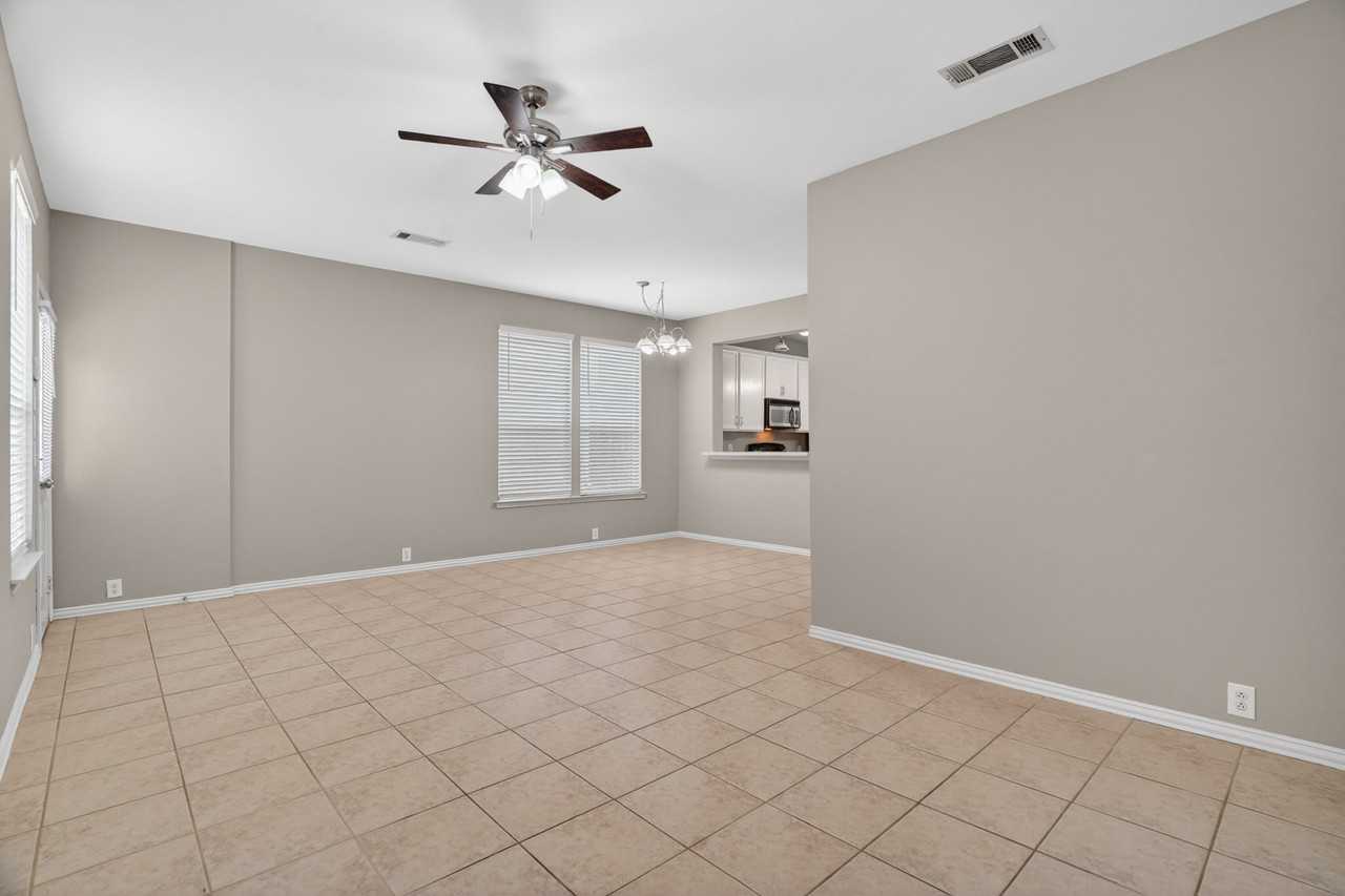 10624 Traymore Dr - Photo 7 of 20