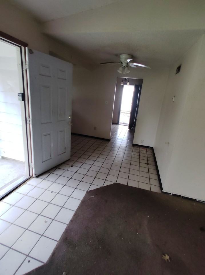 1308 Saint Stephens Dr - Photo 3 of 15