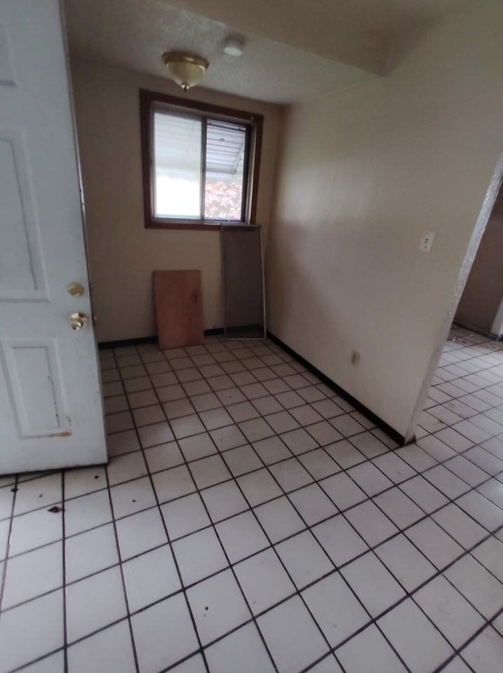 1308 Saint Stephens Dr - Photo 5 of 15