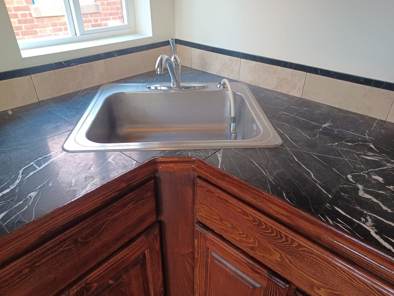 268 Bond St #268BONDST - Photo 5 of 20