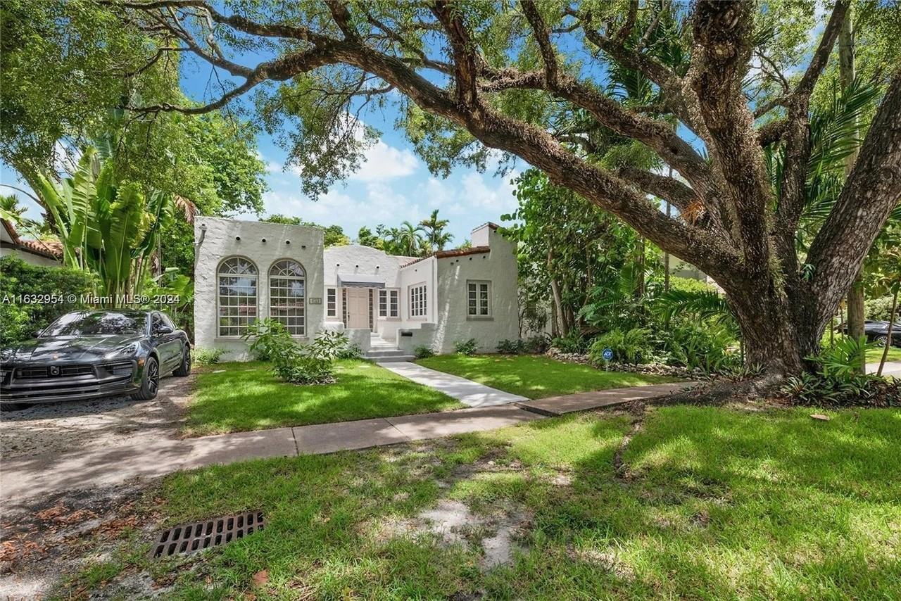 633 Alcazar Ave - Photo 2 of 19