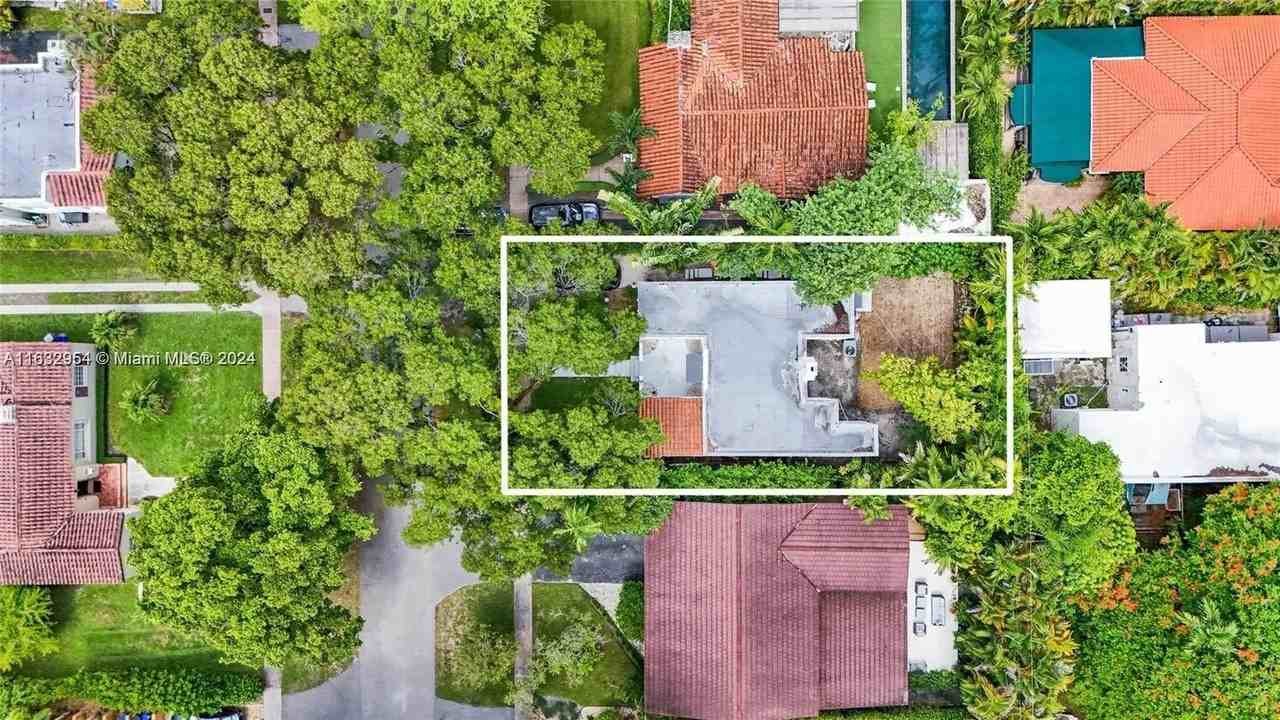 633 Alcazar Ave - Photo 3 of 19