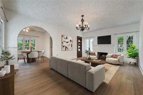 633 Alcazar Ave - Photo 4 of 19