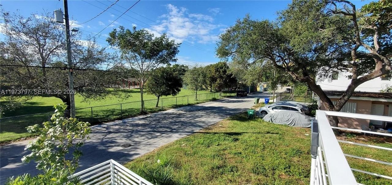 3787 Thomas Ave - Photo 4 of 18