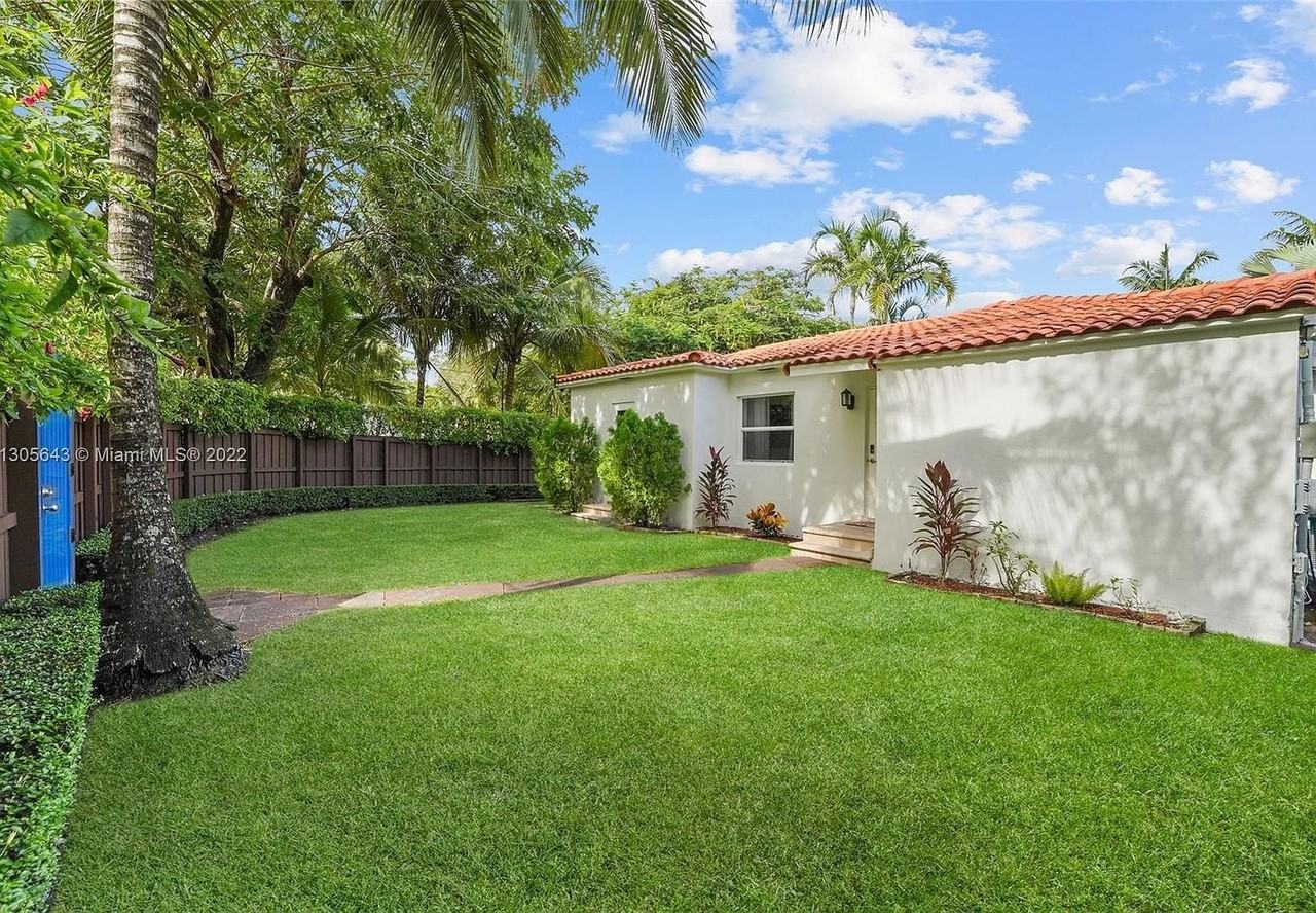 2441 Swanson Ave - Photo 3 of 19