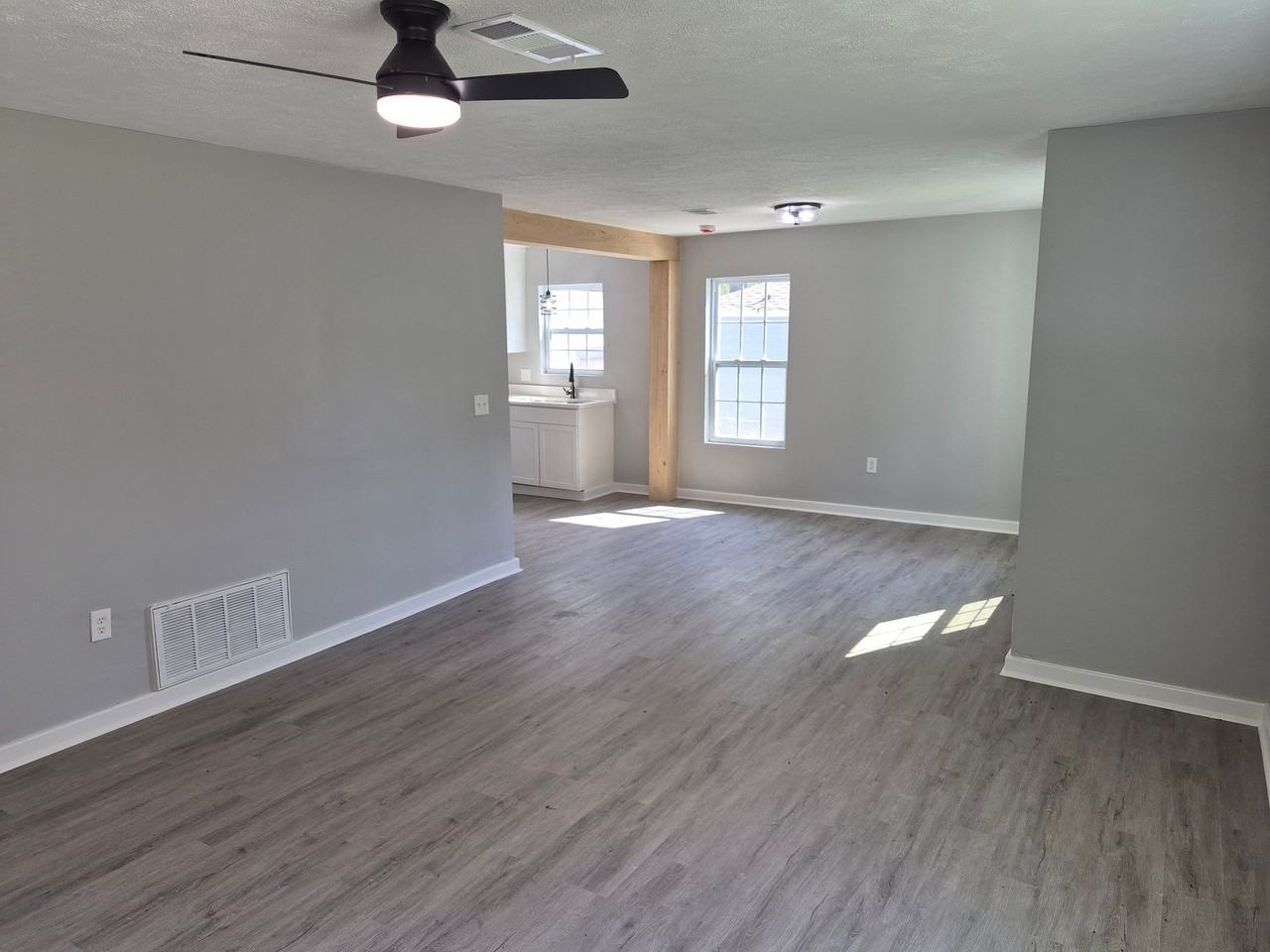 4858 Sheridan Dr - Photo 5 of 11