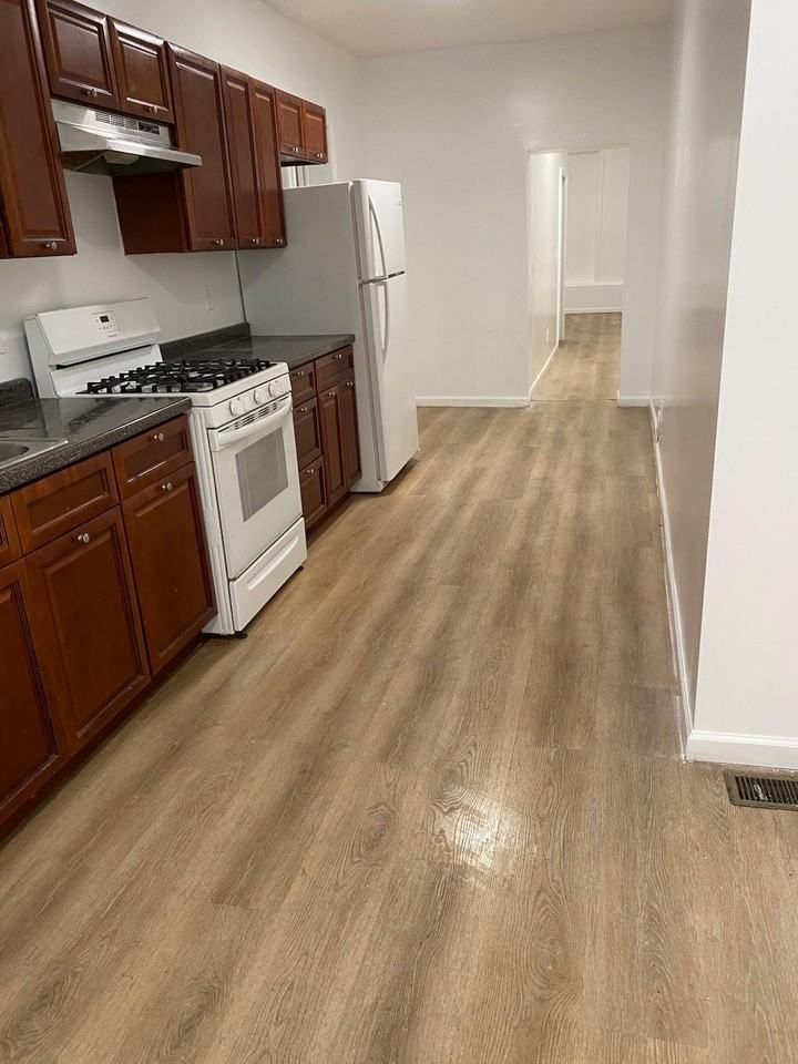 244 E Hanover St #1 - Photo 3 of 13