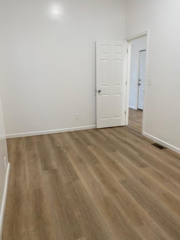 244 E Hanover St #1 - Photo 5 of 13