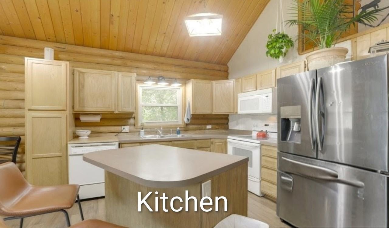 6085 Coffeen Ave - Photo 7 of 15