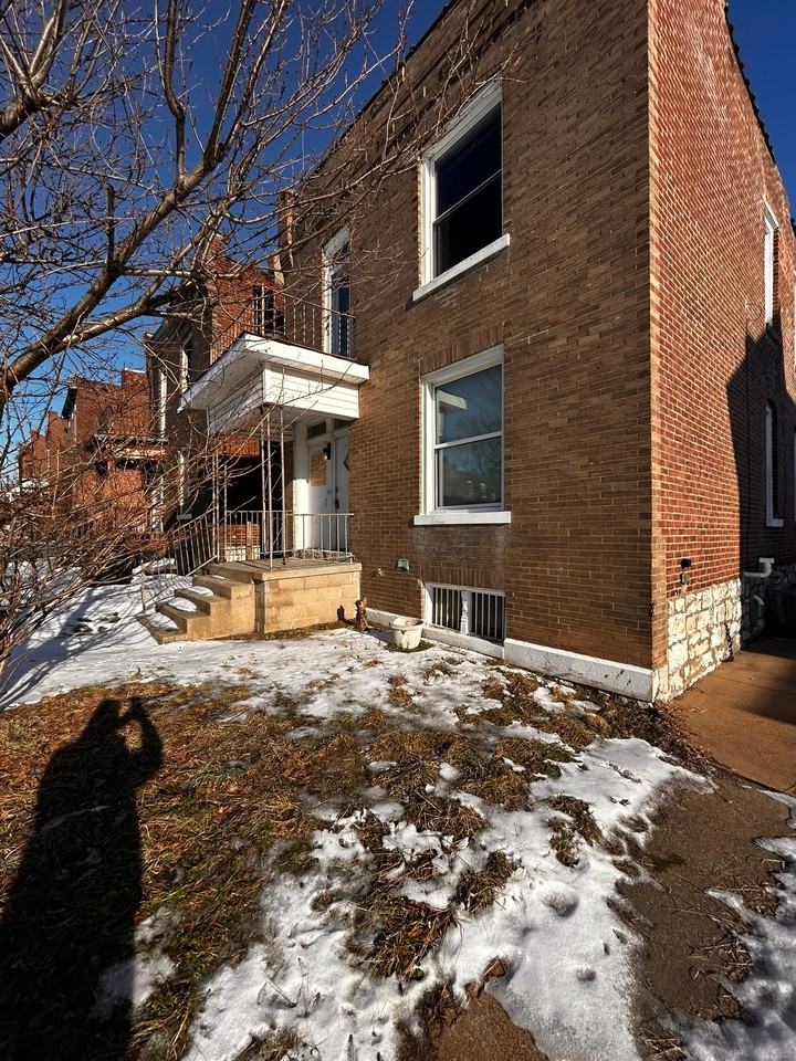 1460 Laurel St - Photo 3 of 20