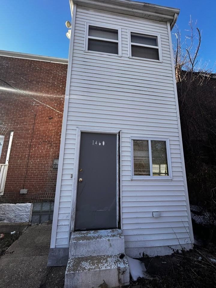 1460 Laurel St - Photo 5 of 20