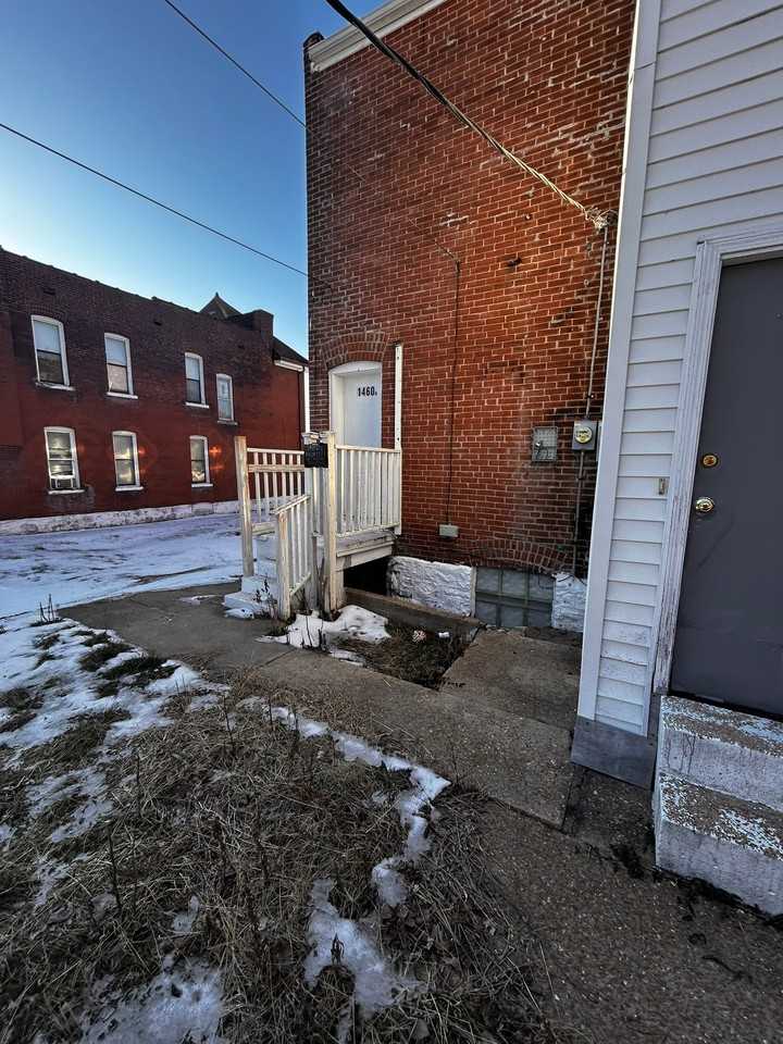 1460 Laurel St - Photo 6 of 20